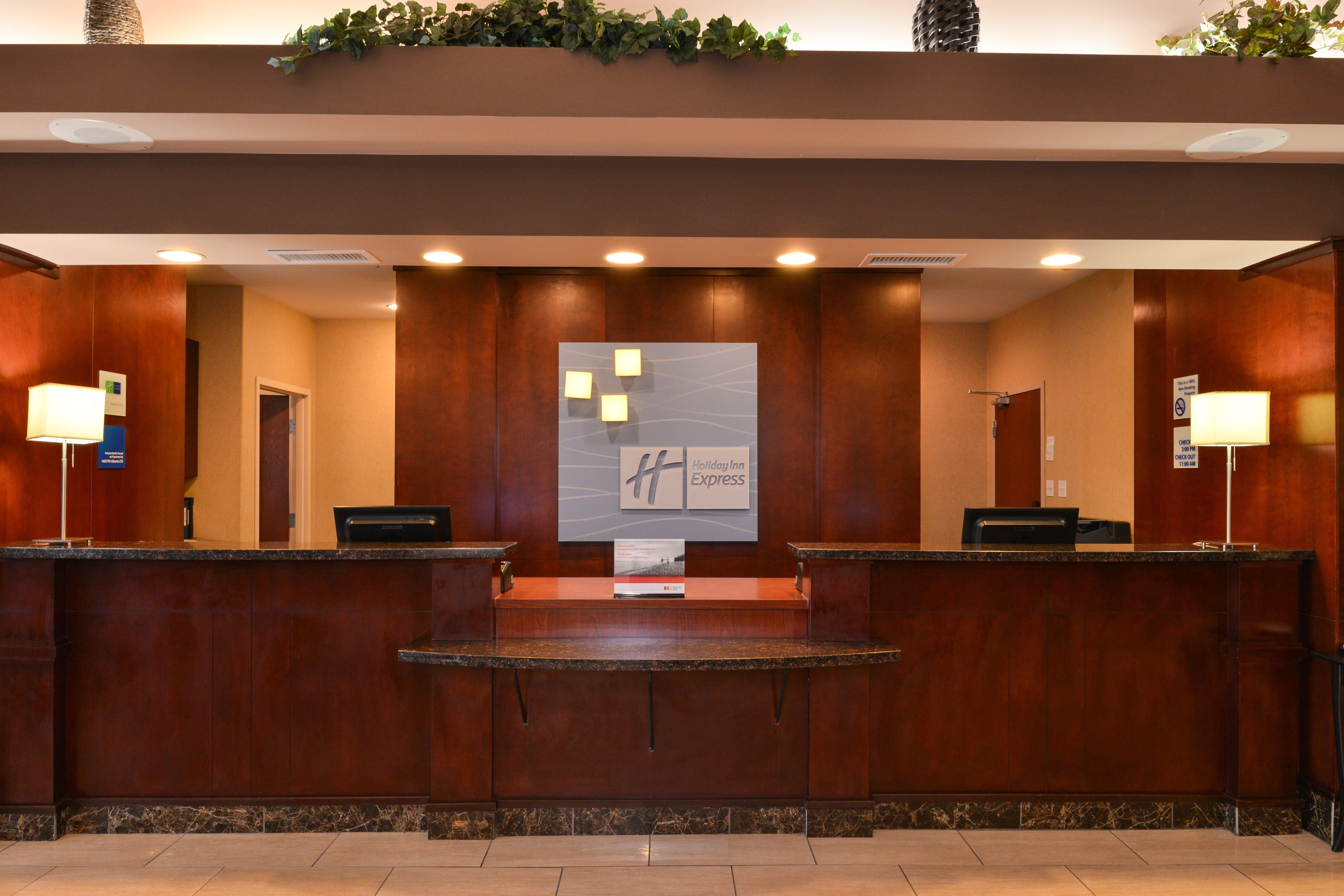 Holiday Inn Express Edmonton North By Ihg Exterior foto