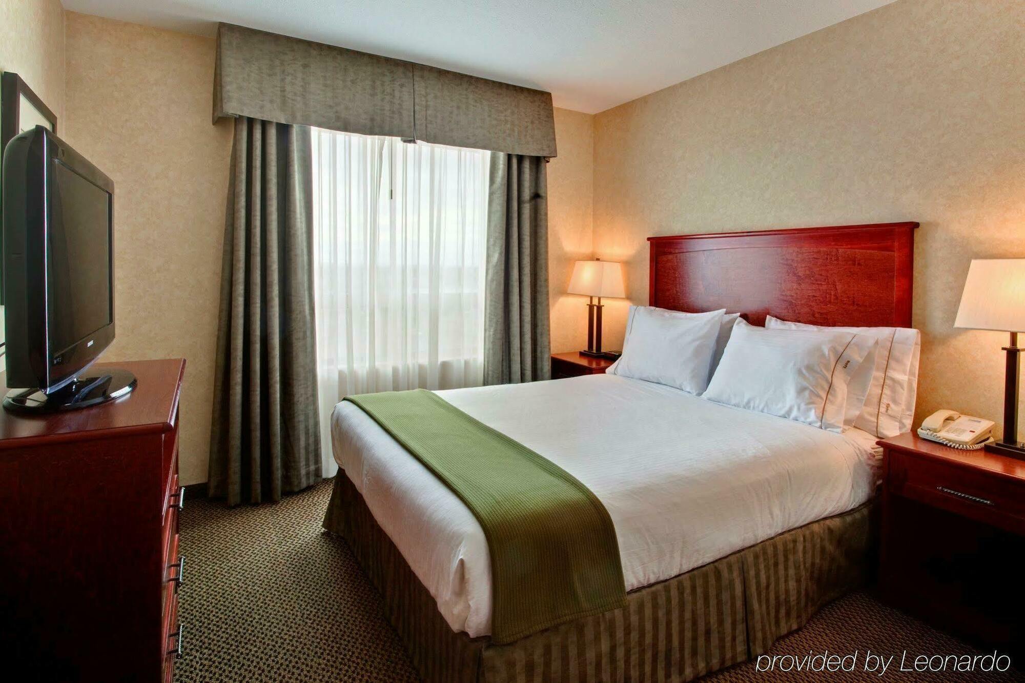 Holiday Inn Express Edmonton North By Ihg Exterior foto